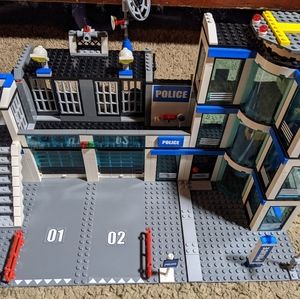 LEGO Police Station 7498